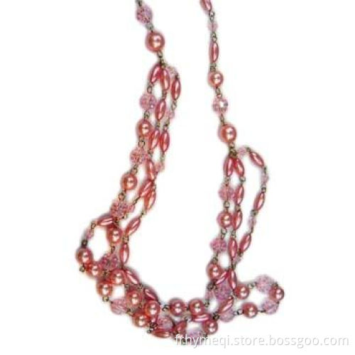 Fashionable beaded necklace